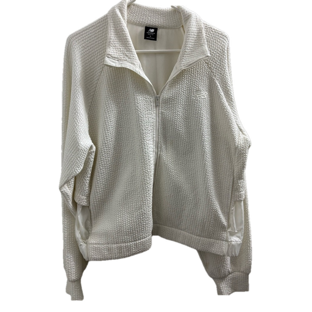New Balance Women's off white quilted Jacket